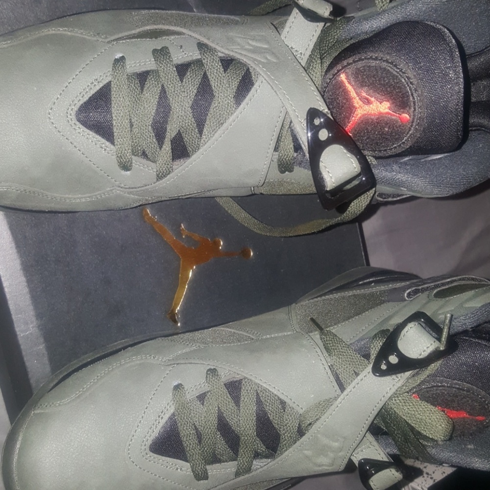 Jordan retro 8s